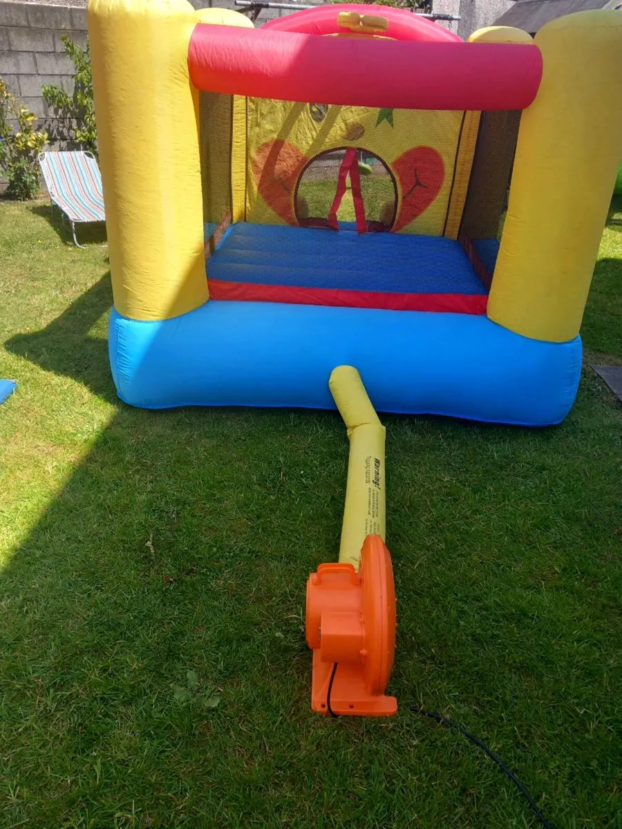 Small bouncy castle with blower - Image 3