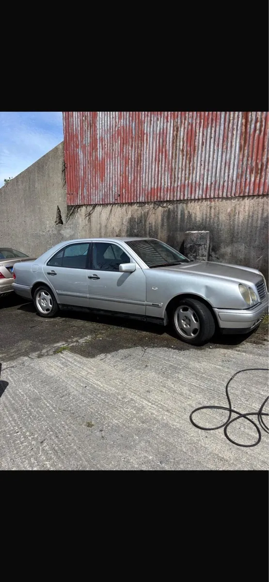 Mercedes E300 Turbodiesel - Image 1