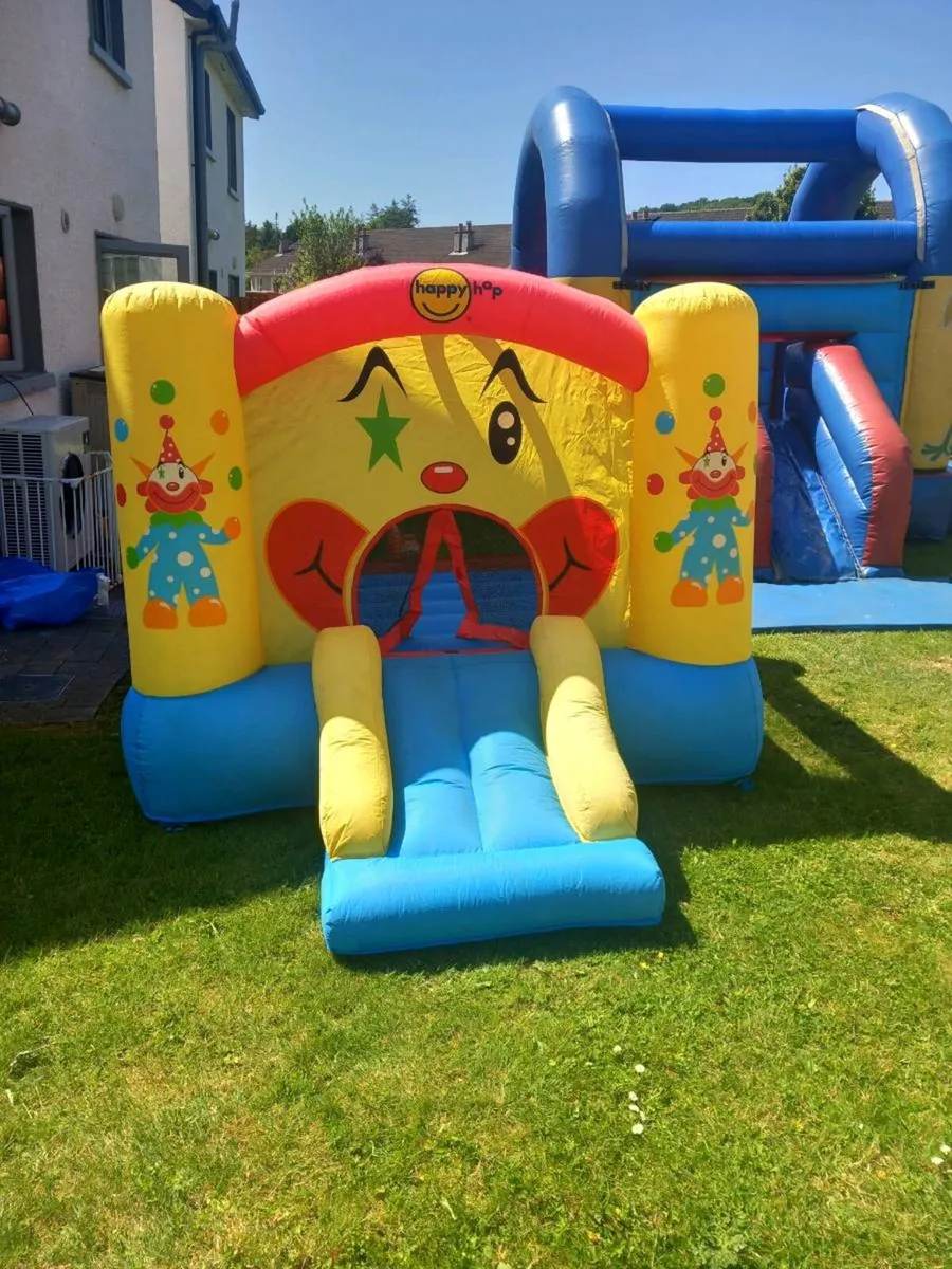 Small bouncy castle - Image 1