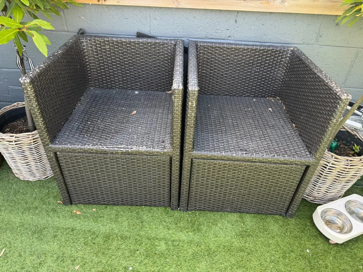 Rattan garden chairs and tables - Image 3