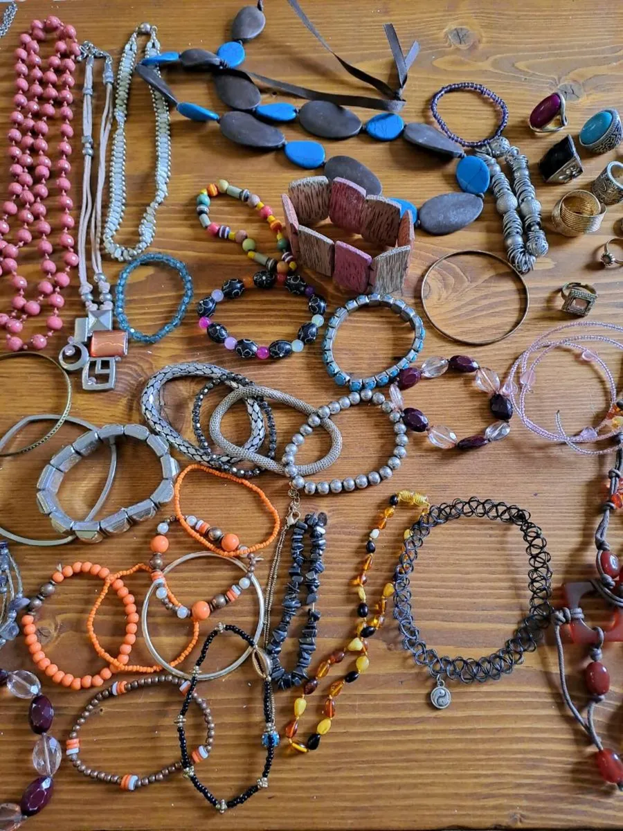 Large Costume Jewellery Bundle 65+ Pieces - Image 4