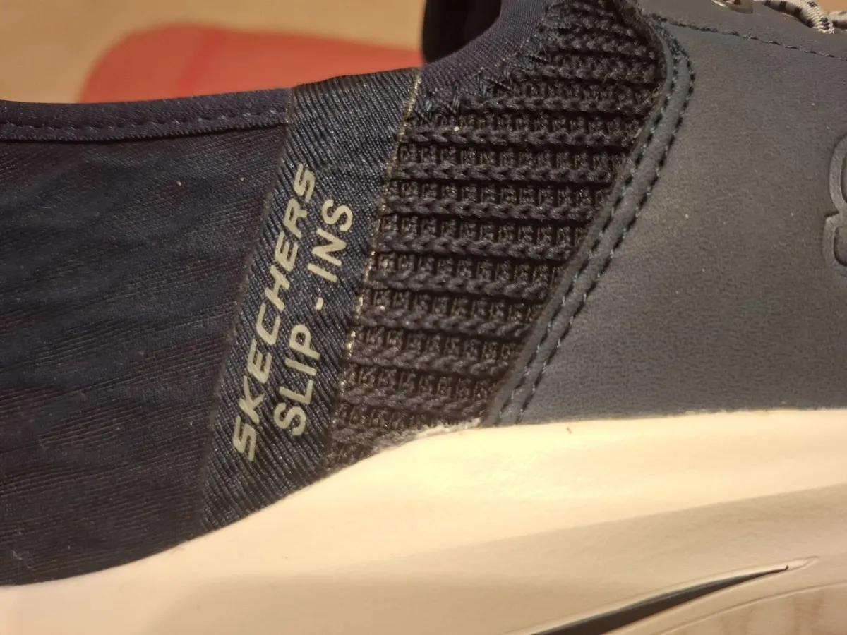SKECHERS Slip-Ins - Size 9 - Excellent - As NEW - Image 3