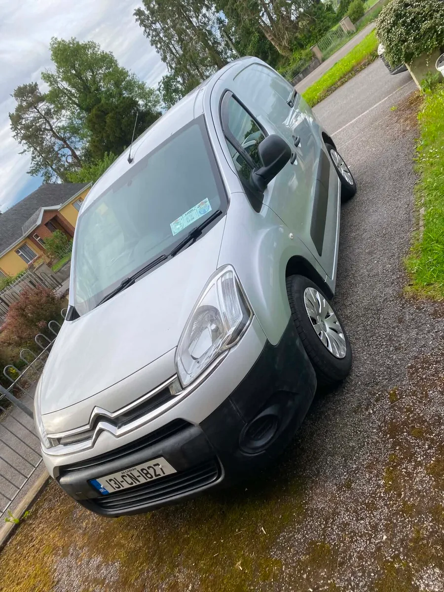 Van - Image 2