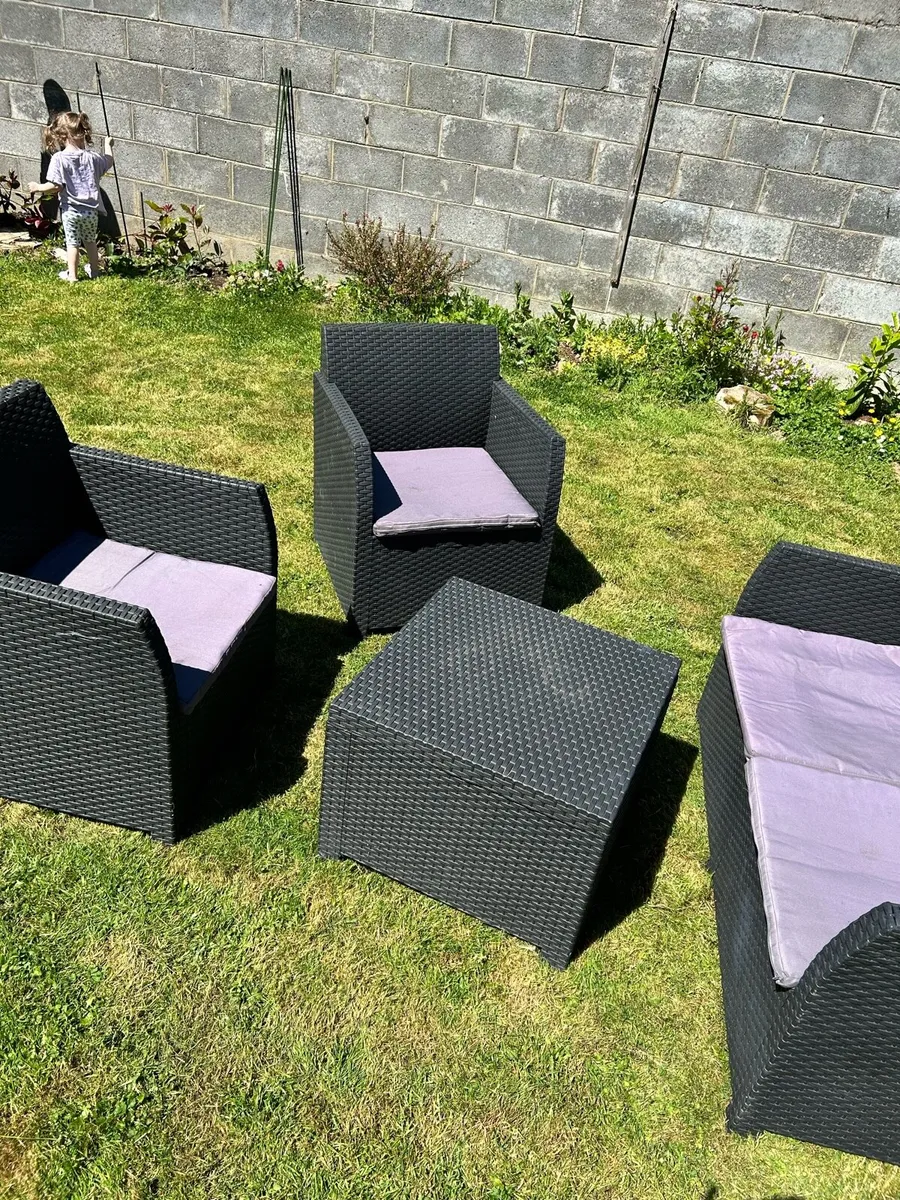 4 piece garden furniture set - Image 1