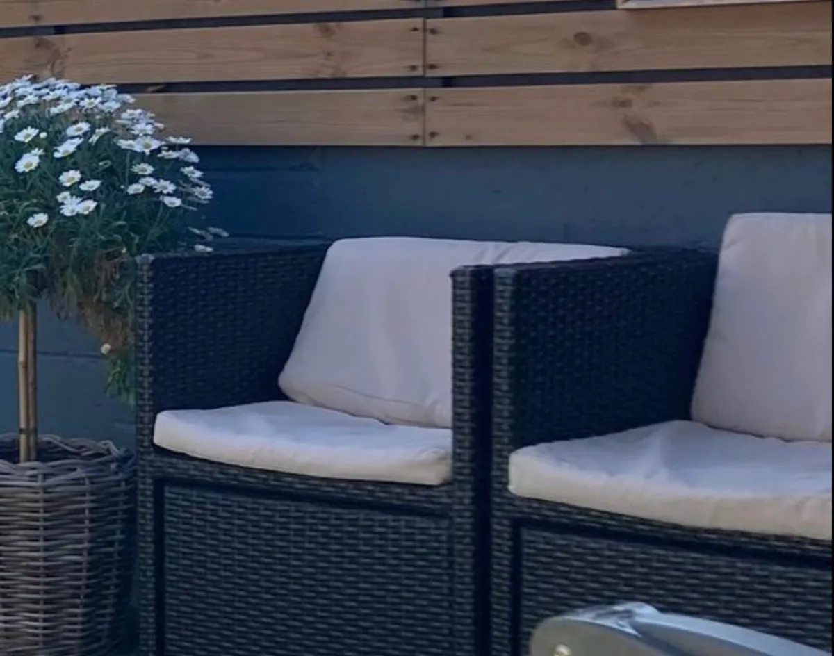 Rattan garden chairs and tables - Image 1