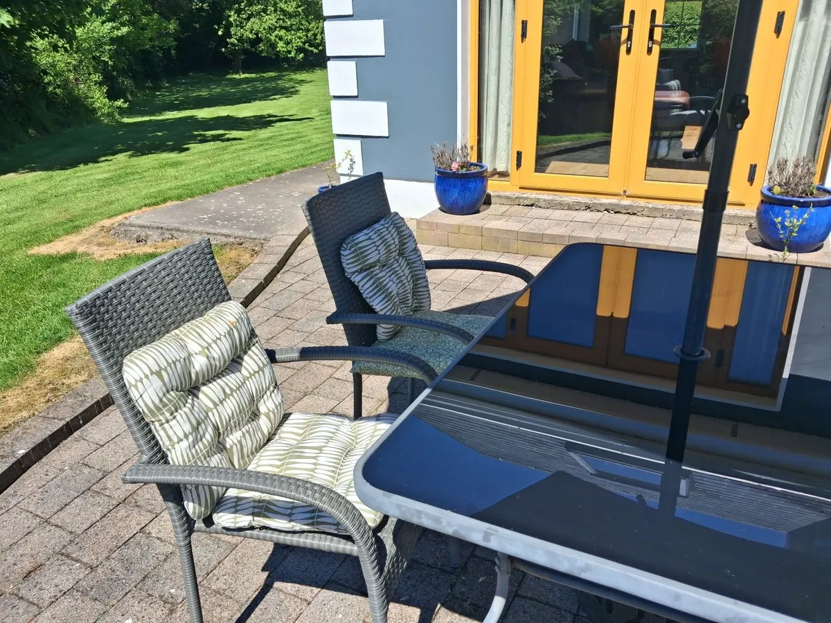 Garden furniture - Image 1