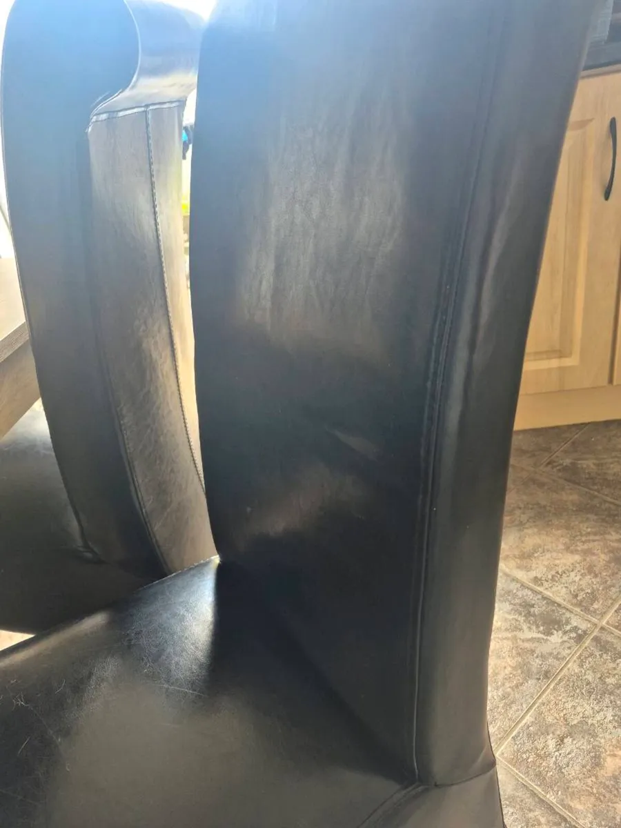 Dining table & 6 dining chairs - Image 2