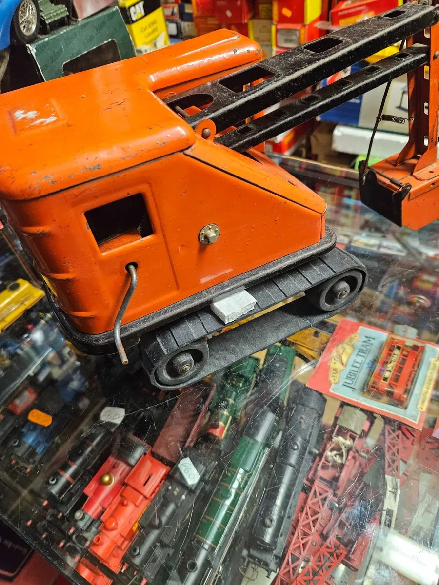Vintage Marx Tinplate Pressed Steel Crane - Image 2