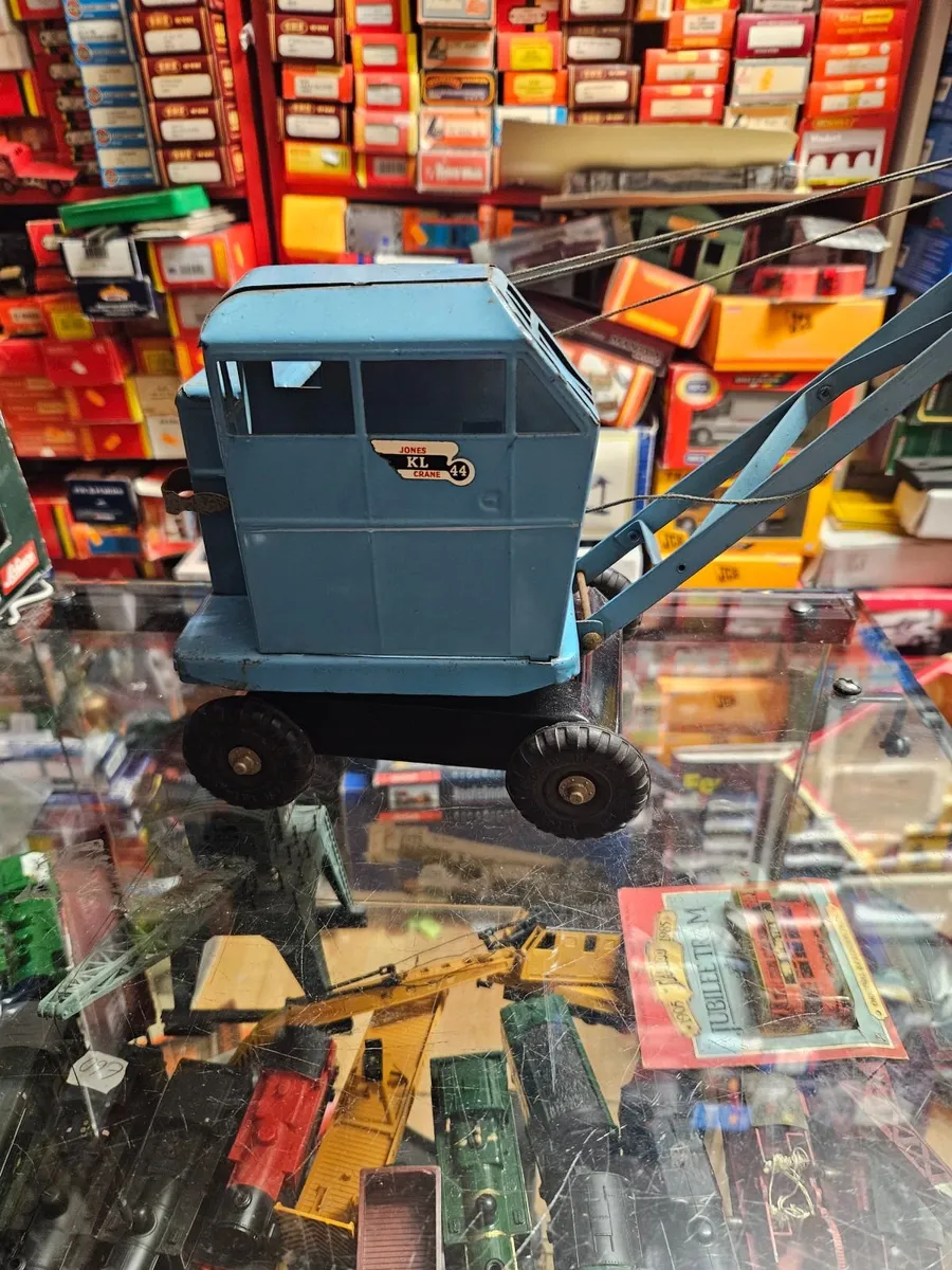 Vintage Triang Pressed Steel Crane - Image 3