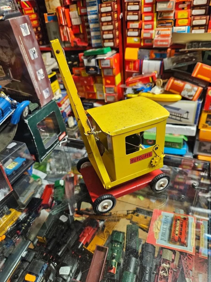 Vintage Sutcliffe Tinplate Pressed Steel Crane - Image 2