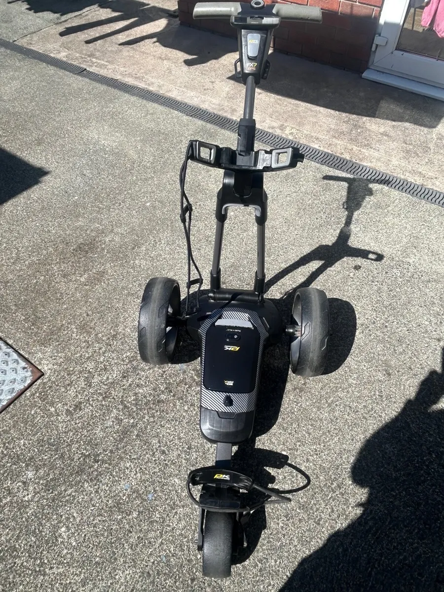Golf cart - Image 1