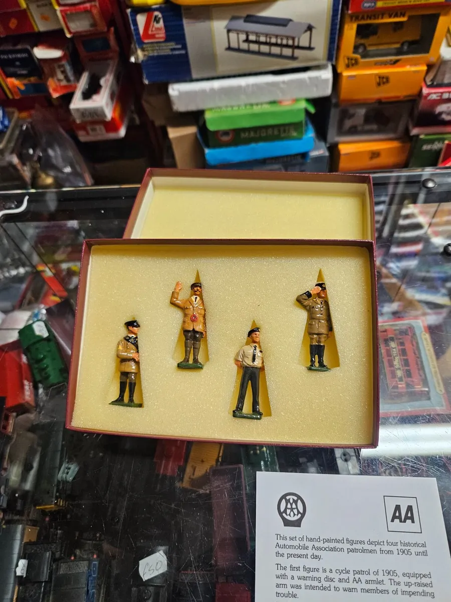 Corgi Gord Models AA Figures - Image 1
