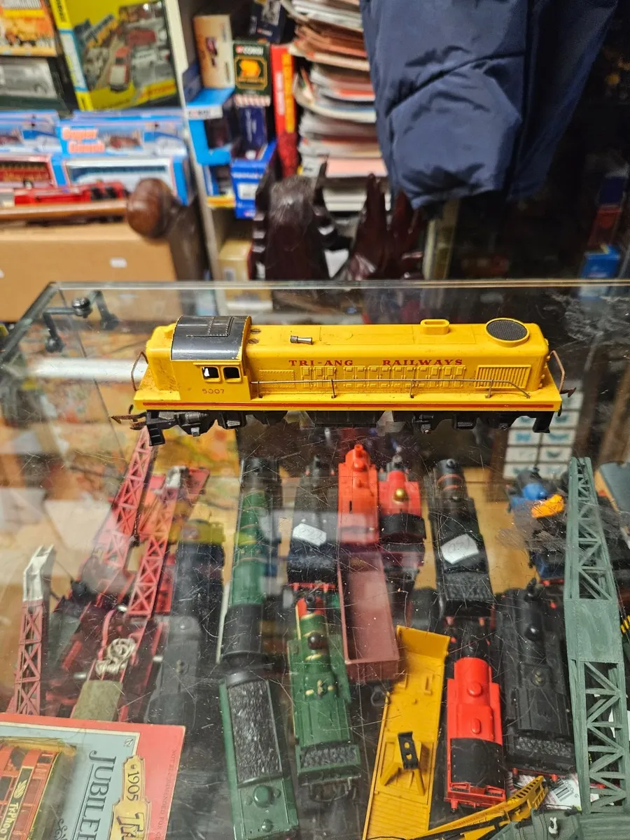 Hornby Triang OO Gauge American Train Engine - Image 1