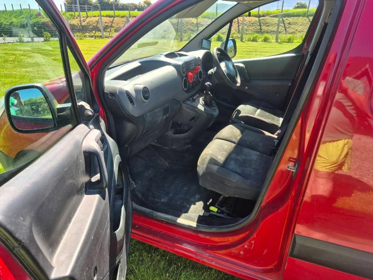Van for sale - Image 3