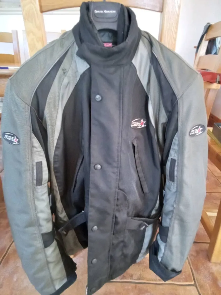 Motorcycle gear - Image 1