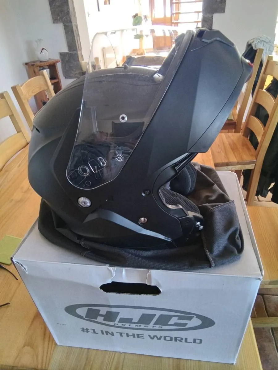 Motorcycle gear - Image 3