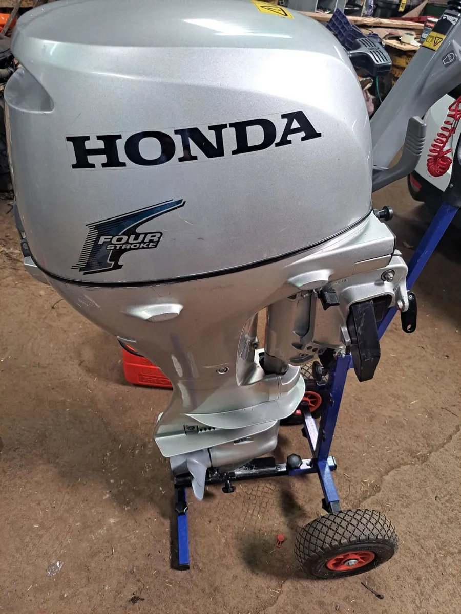 Outboard engine - Image 1