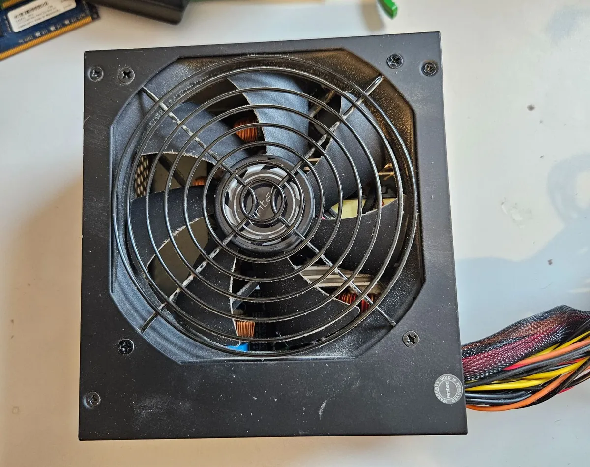 Power Supply 700W PC - Image 1