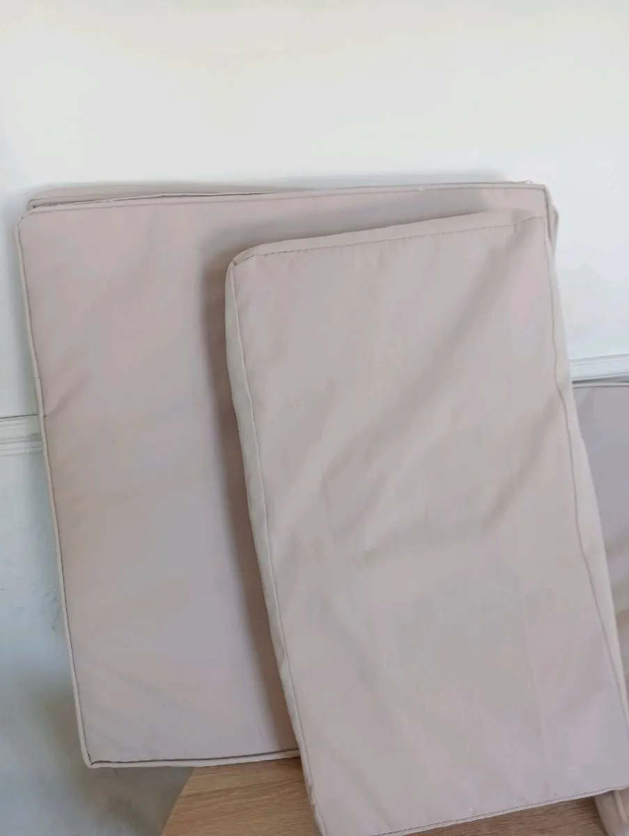 Ratten cushions - Image 1