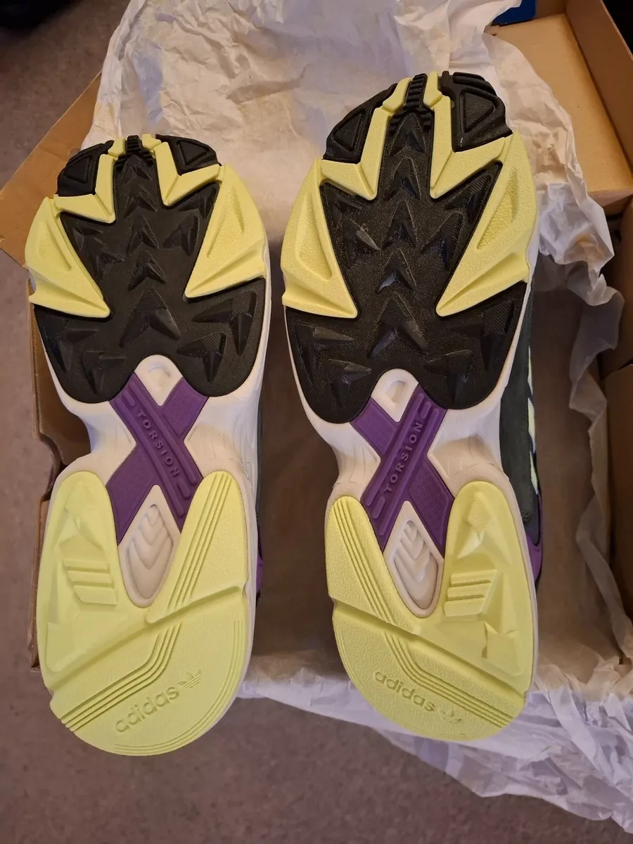 Adidas Yung-1 - UK10.5 - Trainers - New in Box - Image 4