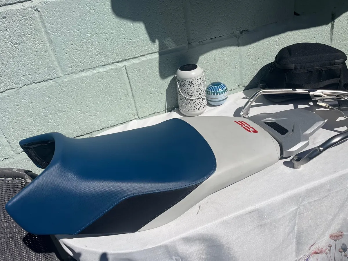 Bmw R1250GS Rally seat and rack - Image 3