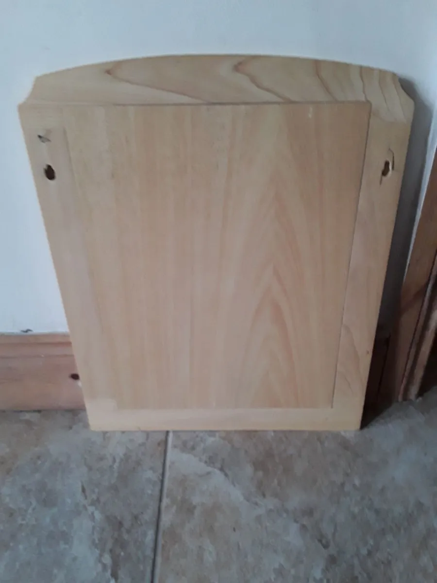 Good solid pine bathroom mirror - Image 3