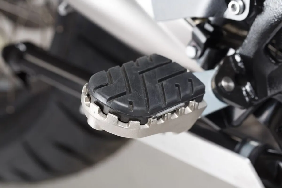 R1250R Sw motech ion foot pegs - Image 1
