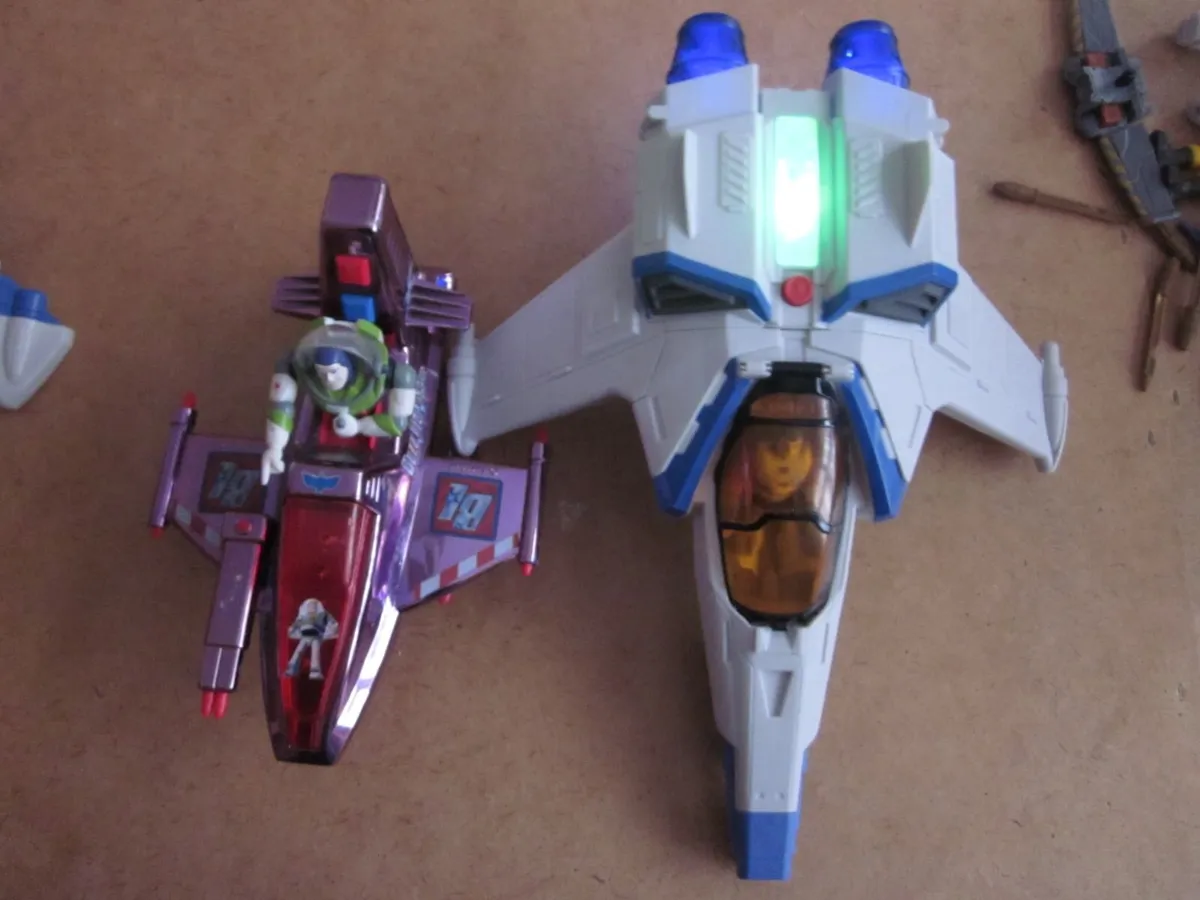 Disney Lightyear UltimateStar Command Base Playset - Image 4