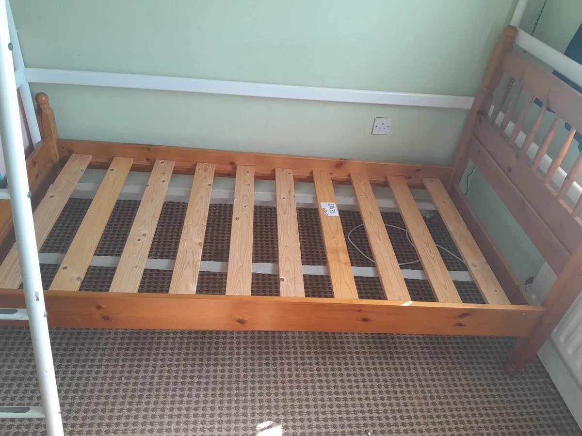 Wooden single bed - Image 2