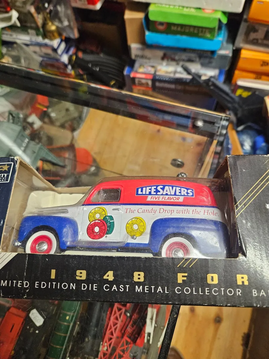 Corgi Ford Van - Image 2