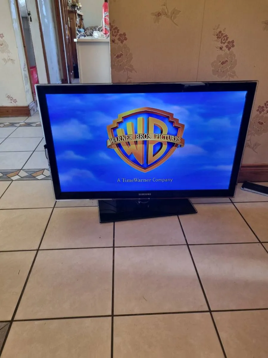 49inch Samsung TV hdmi compatible with remote NOT - Image 1