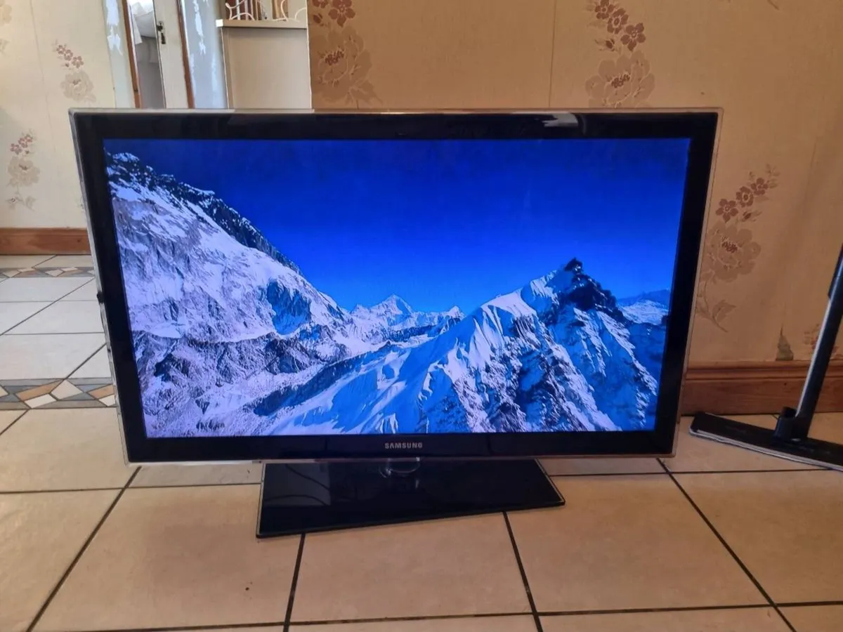 49inch Samsung TV hdmi compatible with remote NOT - Image 4