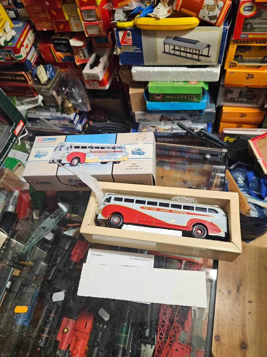 Corgi Bus - Image 2