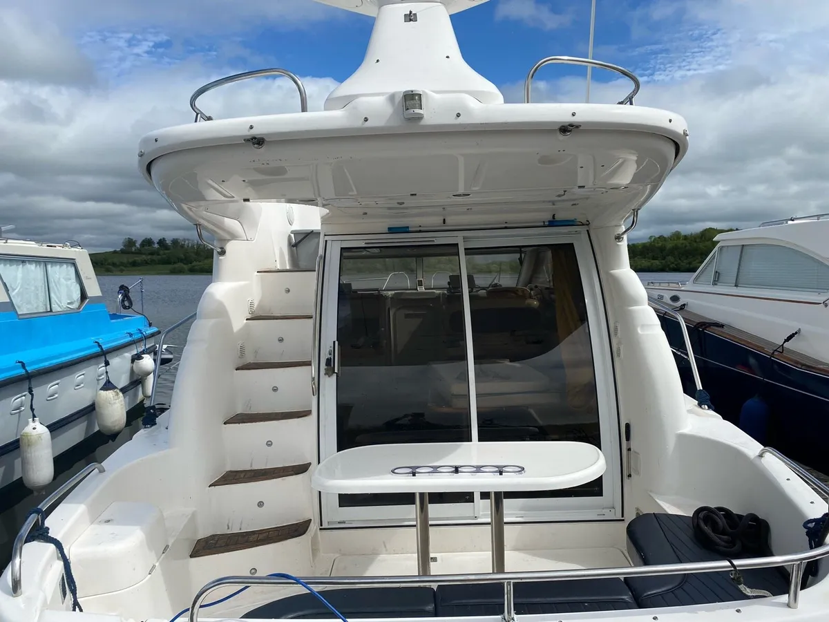 Sealine 330 statesman F33 - Image 4