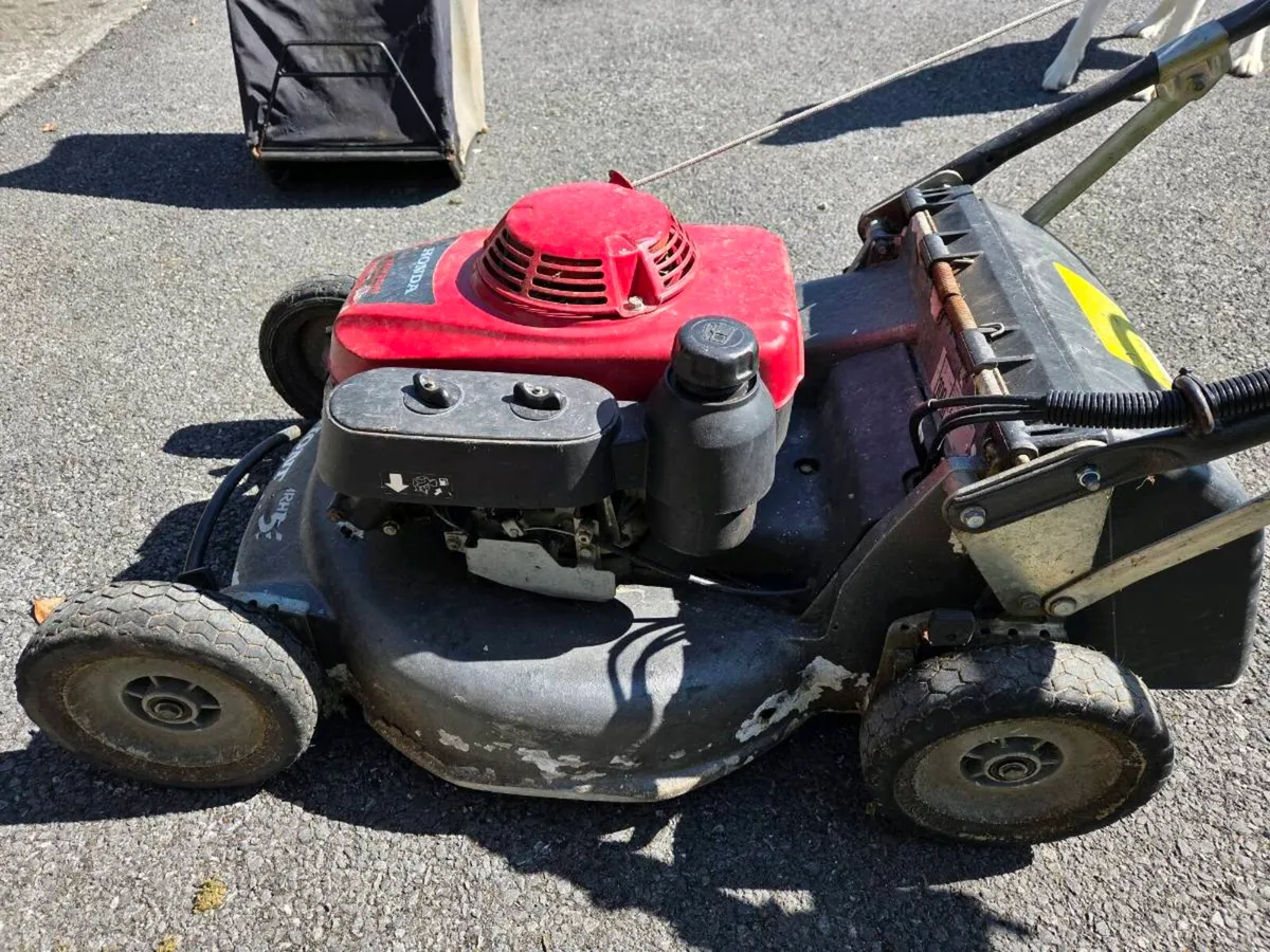 Honda HRH536 Self propelled Lawnmower - Image 3