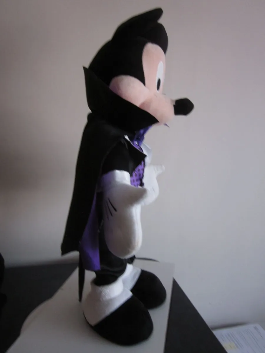 Disney Mickey Mouse Vampire 24" Halloween Porch - Image 3