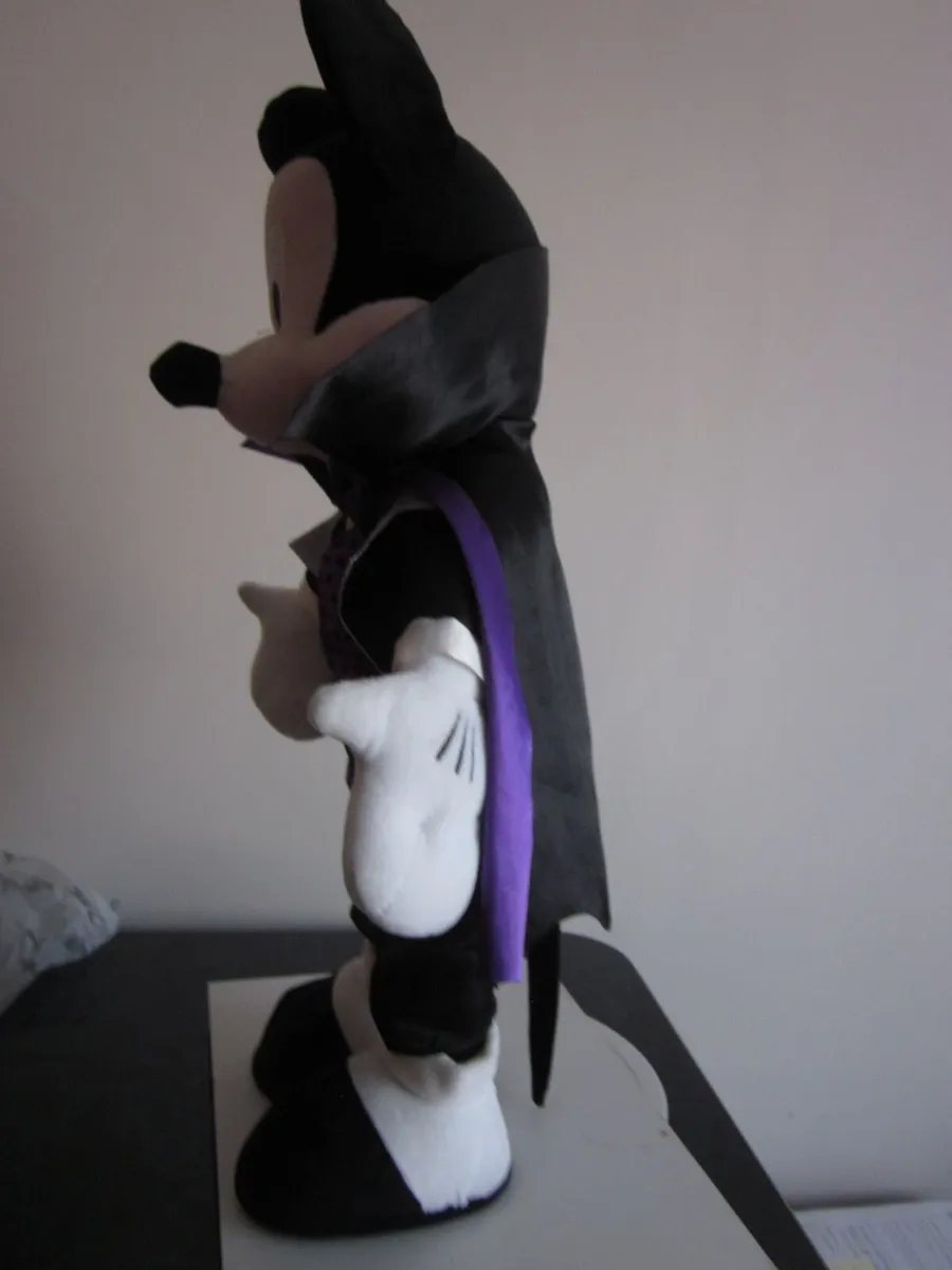 Disney Mickey Mouse Vampire 24" Halloween Porch - Image 4