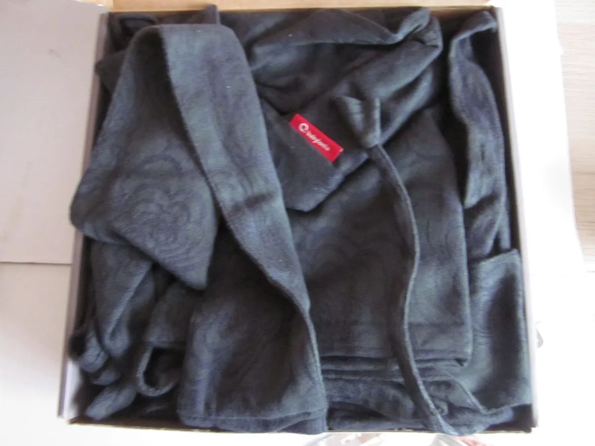Babylonia Baby Sling/Carriers New - Image 4