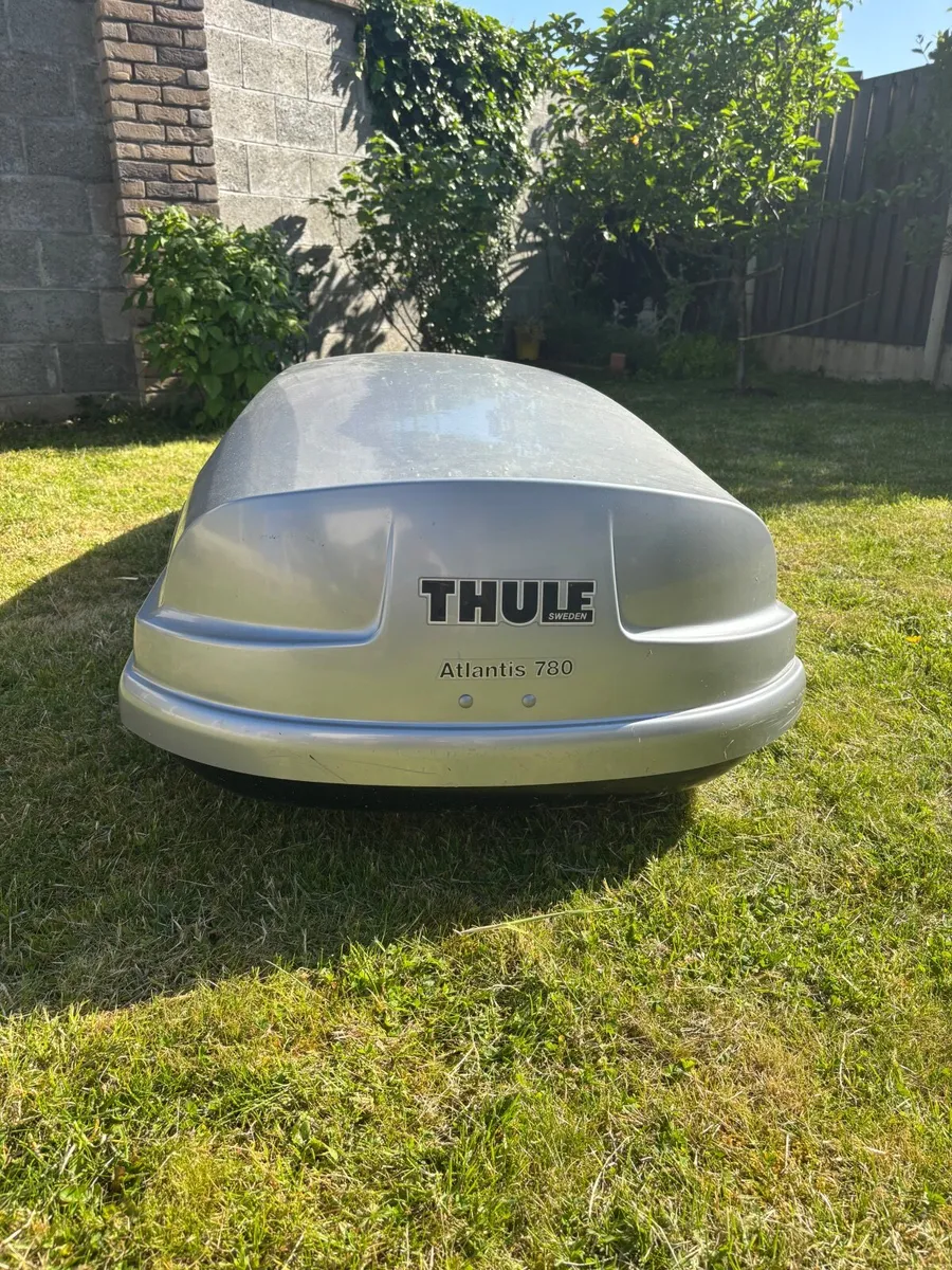 Thule roof box - Image 3
