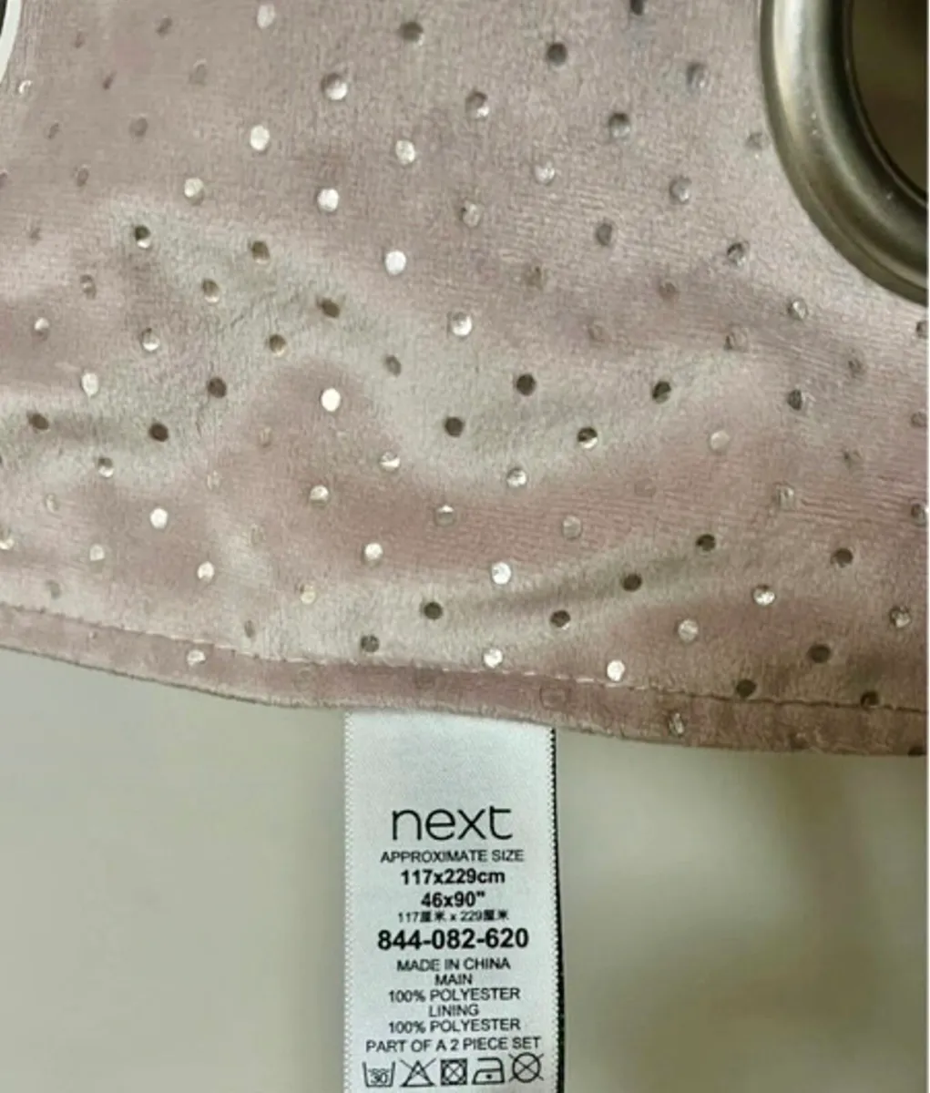 Curtains - Image 2