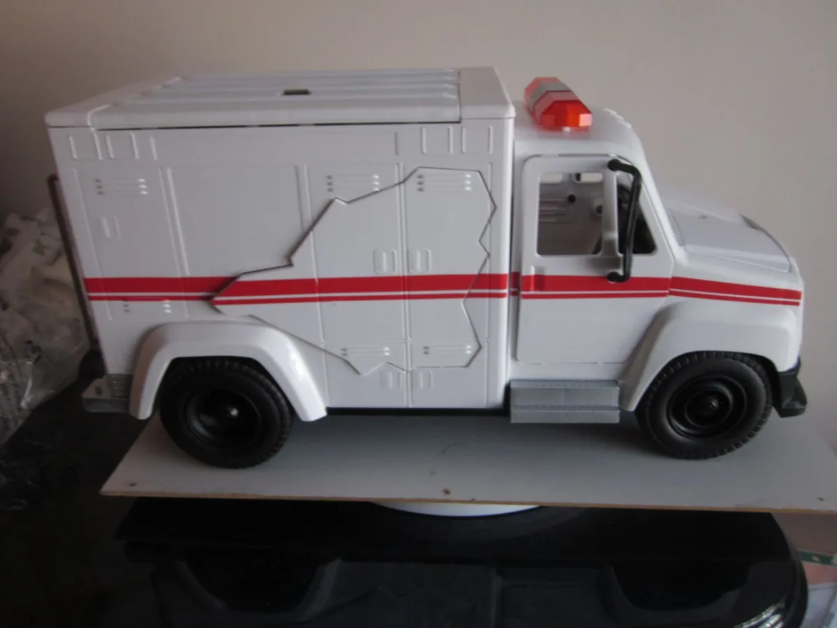 WWE Wrekkin Slambulance Breakway Vehicle - Image 4