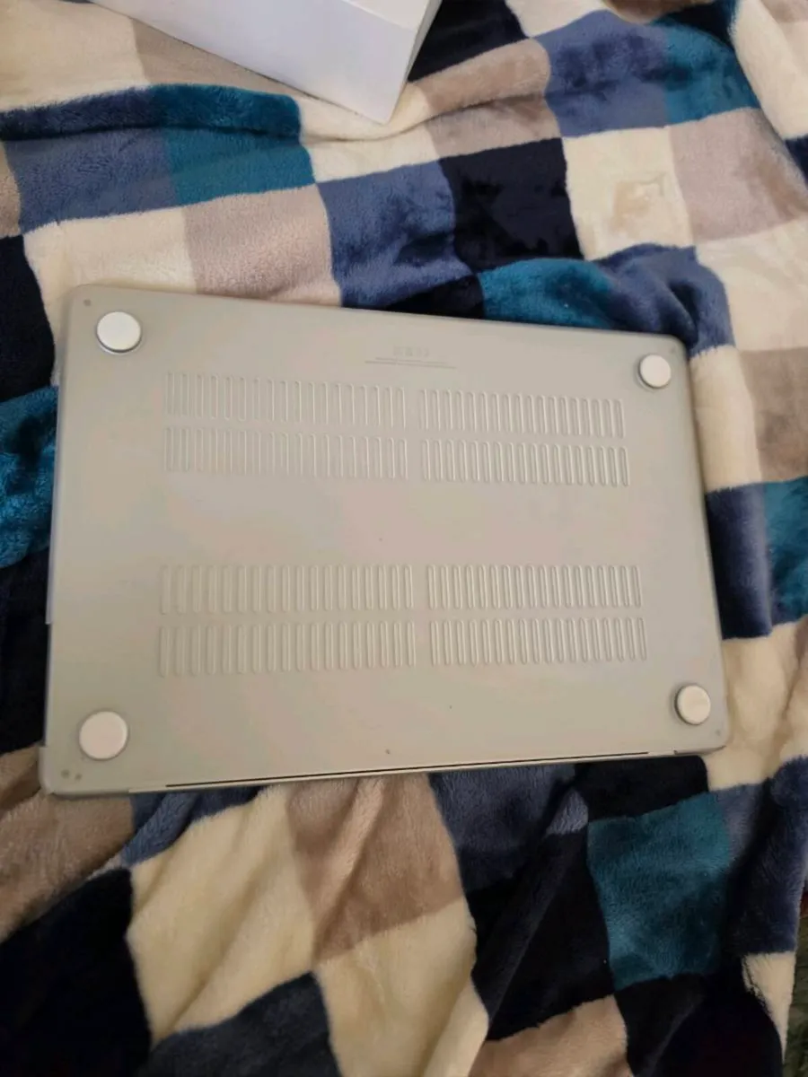 Macbook Air M2 15inch - Image 4