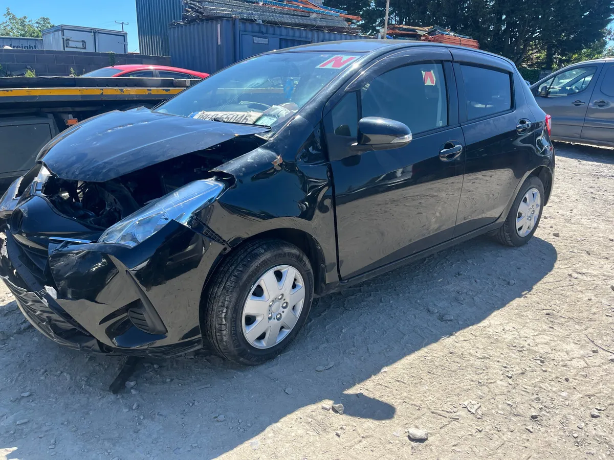 18 Toyota vits auto - Image 2