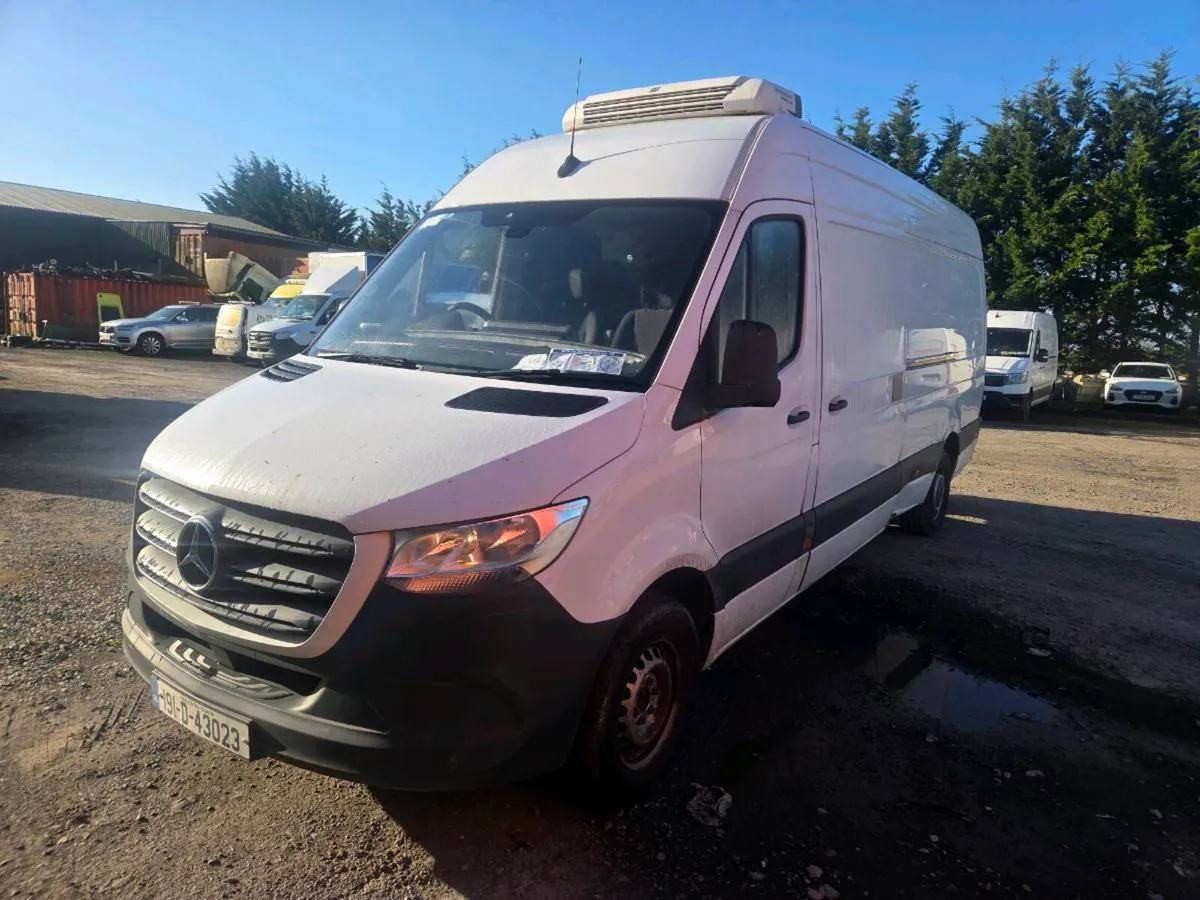 2019 mercedes sprinter fridge - Image 2