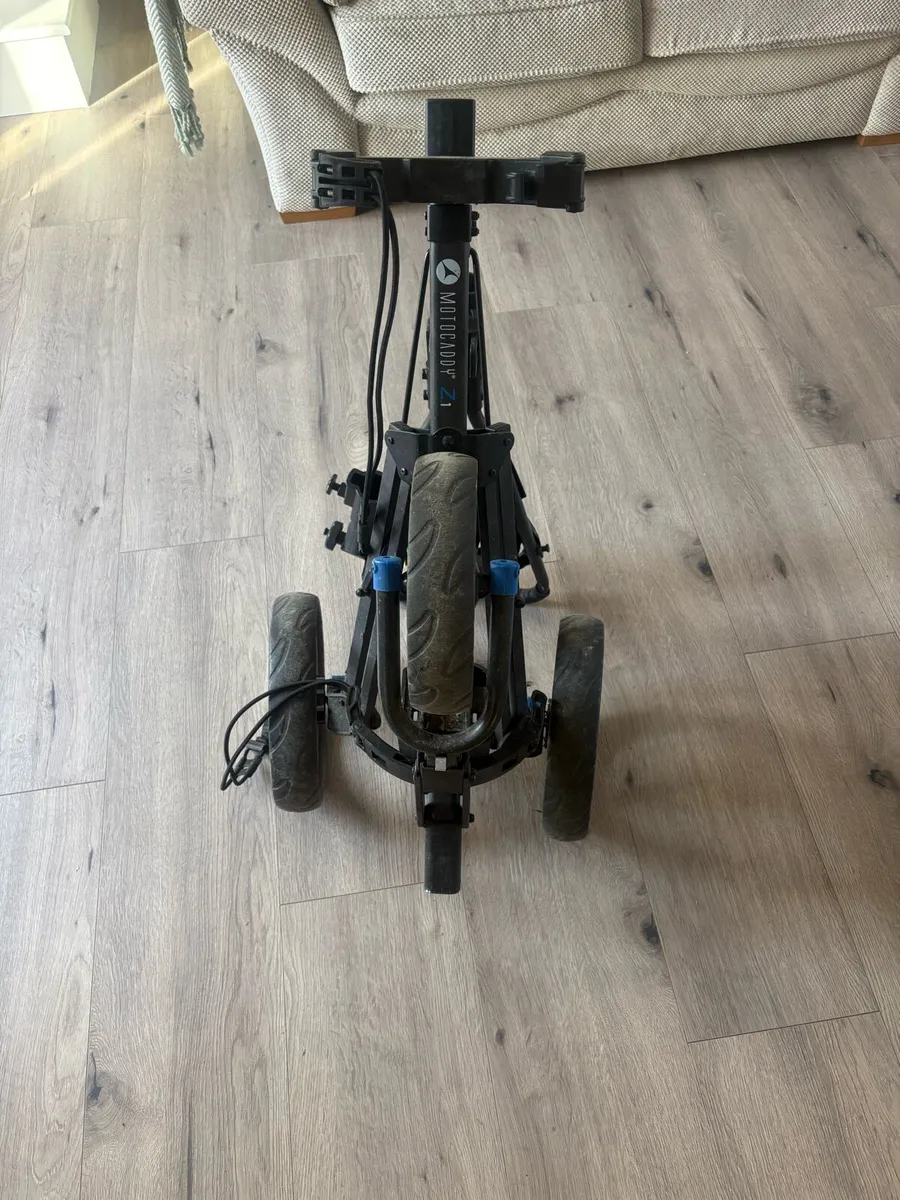 Motocaddy push trolly and bag - Image 2