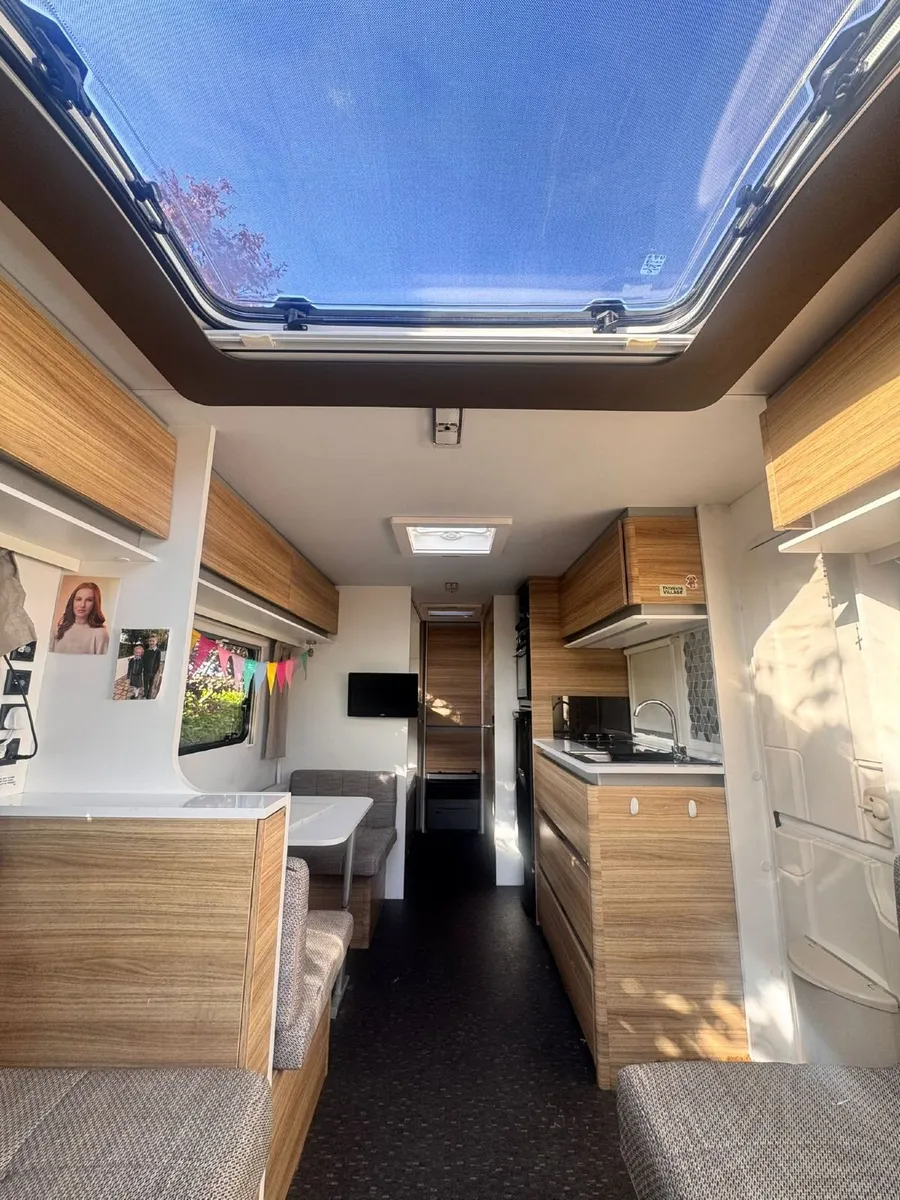 Caravan - Image 2