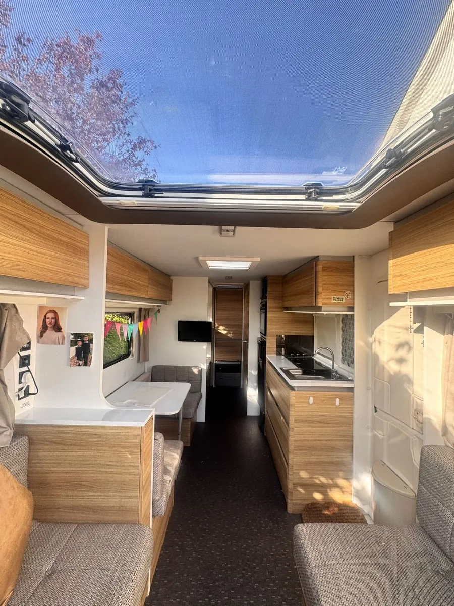Caravan - Image 3