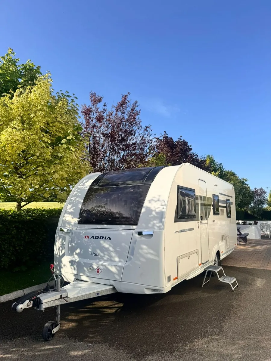 Caravan - Image 1