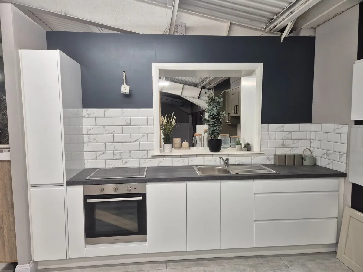 Kitchens - Image 4