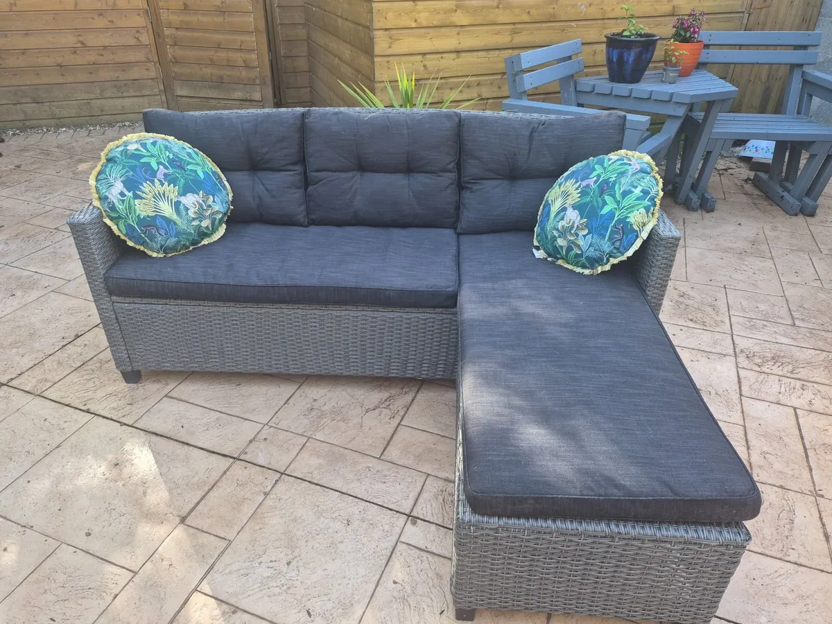 Outdoor/Patio Couch, hardly used - Image 2